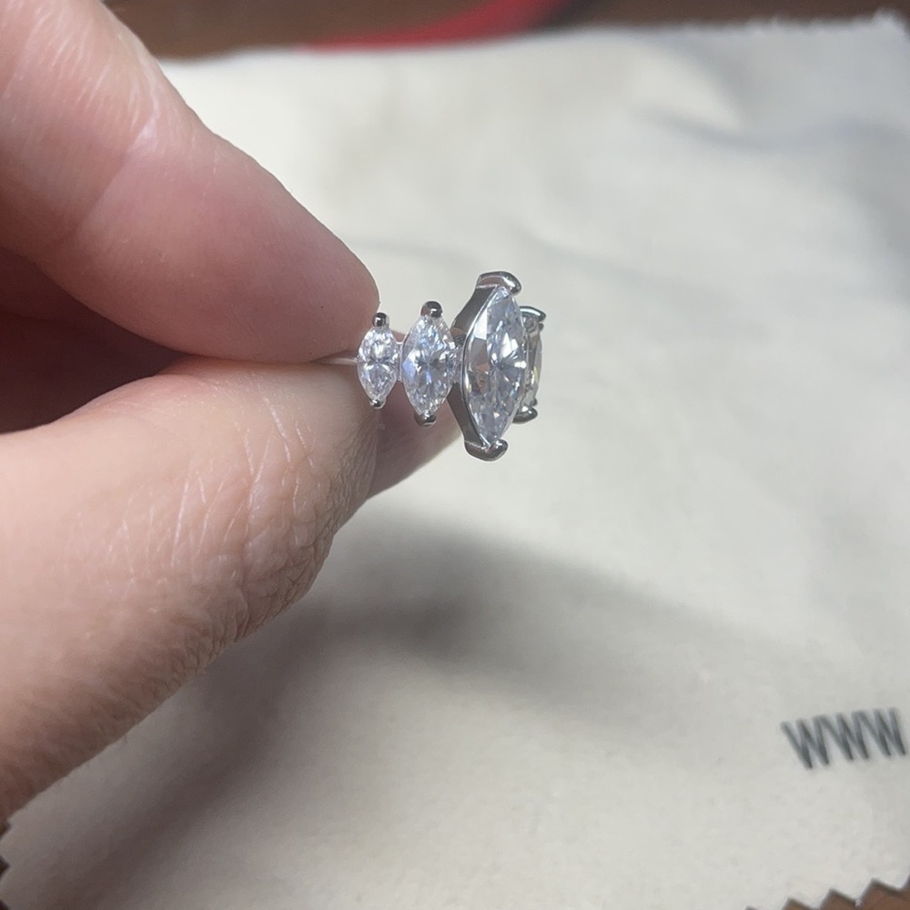 The Countess Ring - 3.6tcw 5 stone Marquise Ring - Picture 3 of 6